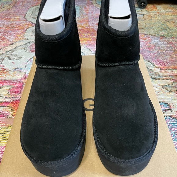 UGG Classic Mini Platform NIB - Picture 5 of 16
